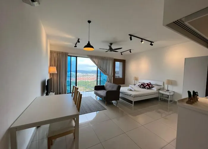 Francesco Suite - Trefoil Setia Alam-Near Setia City Mall & Setia Convention Centre