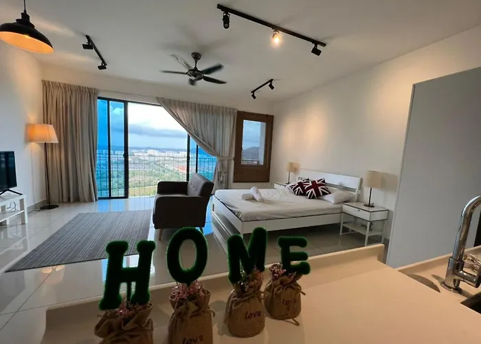 Francesco Suite - Trefoil Setia Alam-Near Setia City Mall & Setia Convention Centre