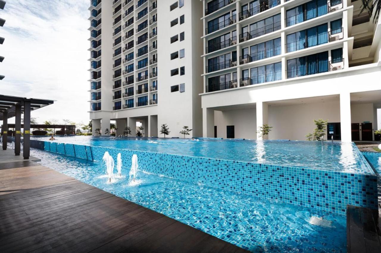 Pangsapuri Francesco - Trefoil Setia Alam-near Setia Mall & Setia Convention Centre