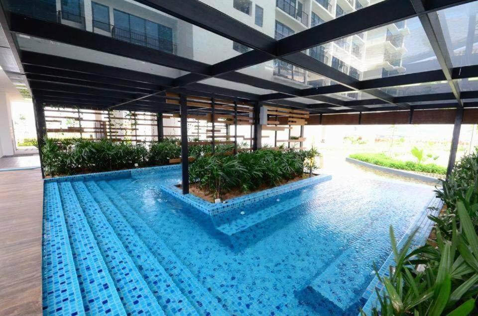 Francesco - Trefoil Setia Alam-near Setia Mall & Setia Convention Centre